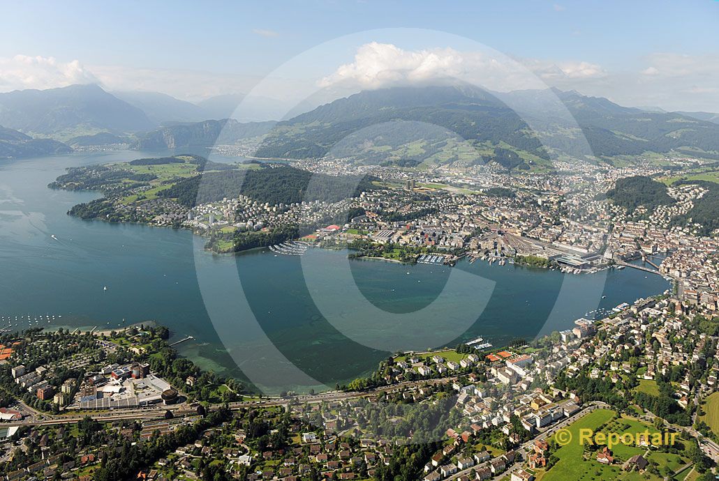 Foto: Die Touristenmetropole Luzern. (Luftaufnahme von Niklaus Wächter)