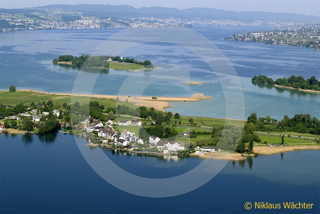 Foto: Hurden am Zuerichsee. (Luftaufnahme von Niklaus Wächter)