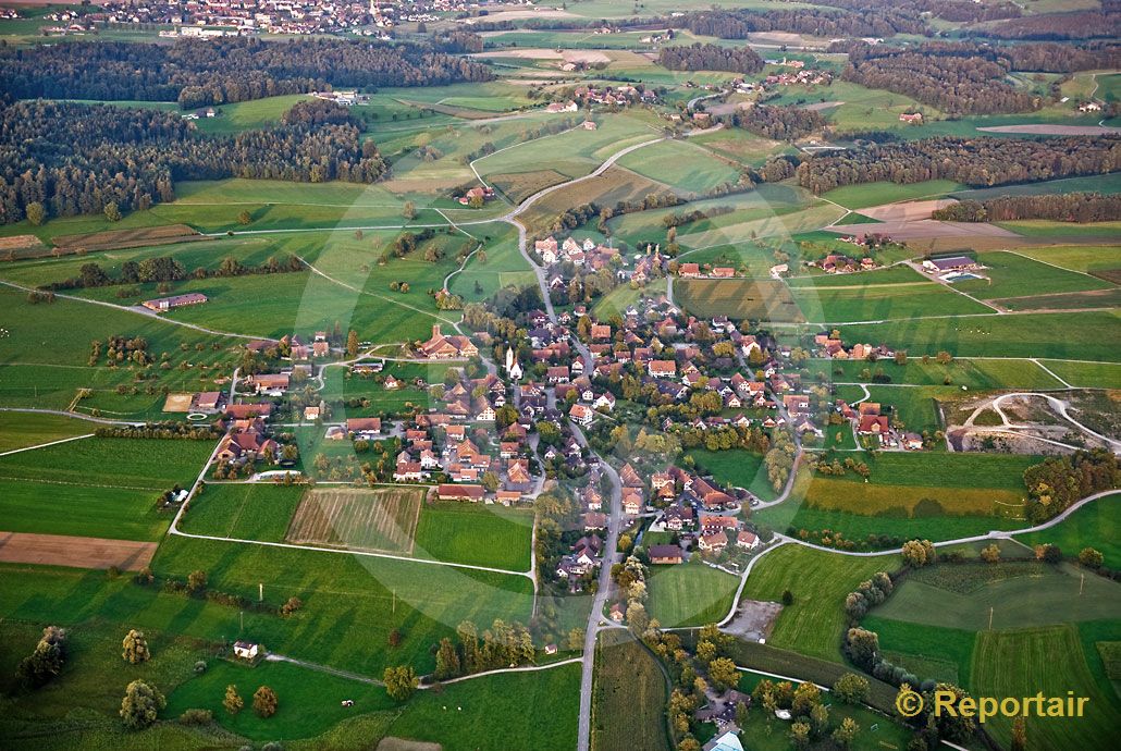 Foto: Maschwanden ZH. (Luftaufnahme von Niklaus Wächter)