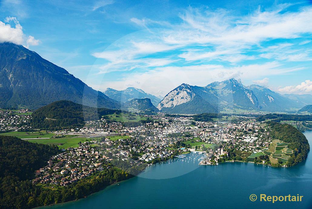 Foto: Spiez BE am Thunersee. (Luftaufnahme von Niklaus Wächter)