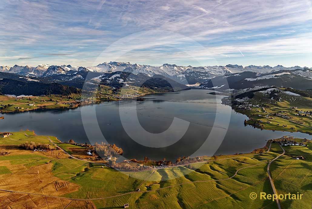 Foto: Der Sihlsee (SZ) im Winter. (Luftaufnahme von Niklaus Wächter)