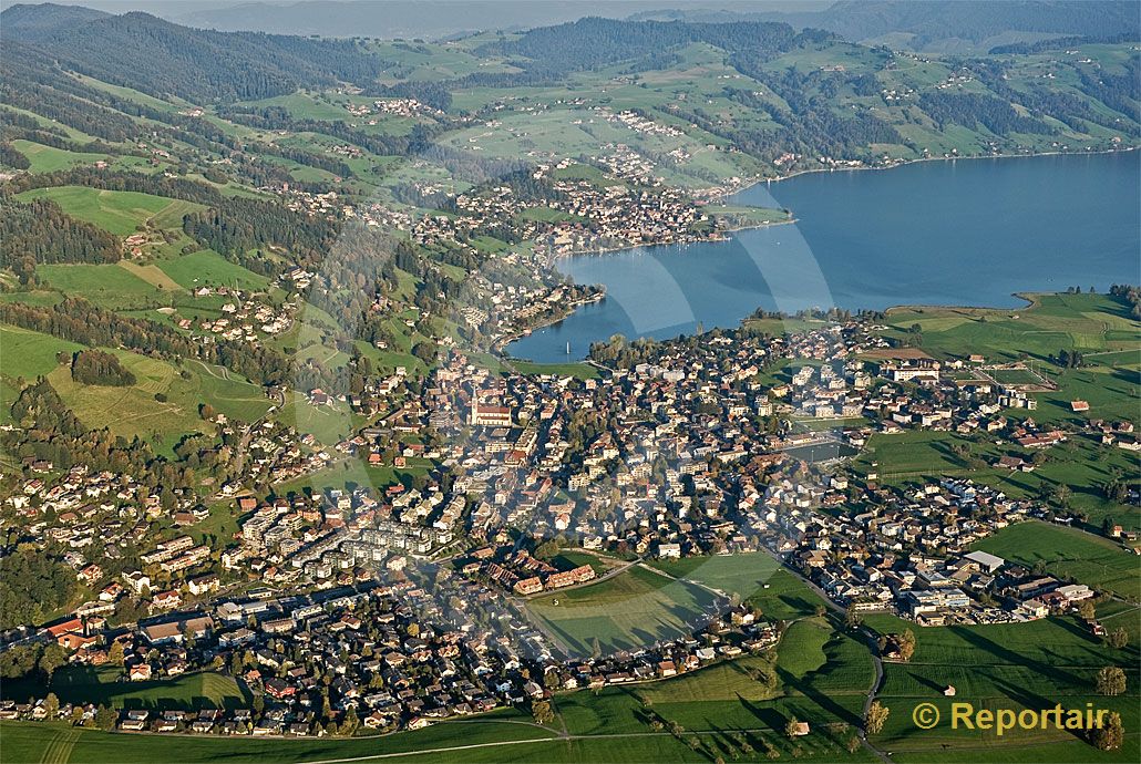 Foto: Unterägeri am Aegerisee. (Luftaufnahme von Niklaus Wächter)