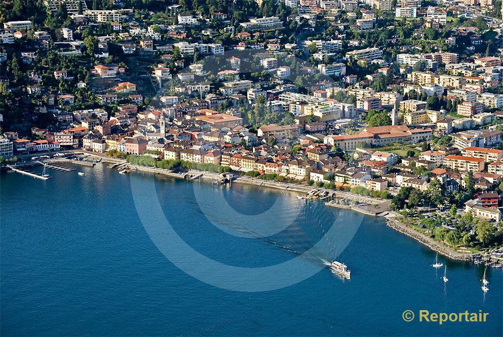 Foto: Ascona TI in der Abensonne. (Luftaufnahme von Niklaus Wächter)