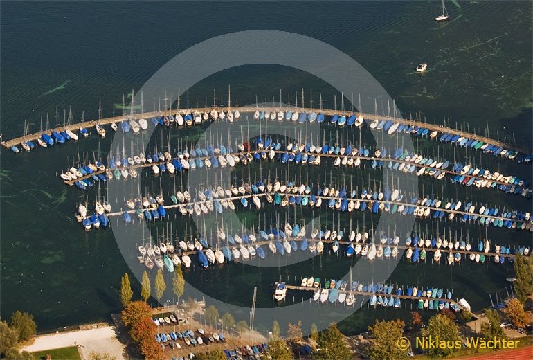 Foto: Segelbootshafen Tribschen in Luzern. (Luftaufnahme von Niklaus Wächter)