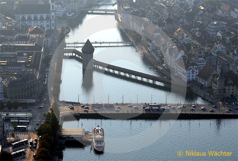 Foto: Kapellbruecke in Luzern. (Luftaufnahme von Niklaus Wächter)