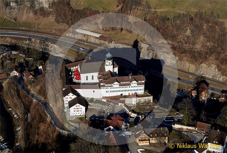 Foto: Das Kloster Werthenstein bei Wolhusen im Entlebuch. (Luftaufnahme von Niklaus Wächter)