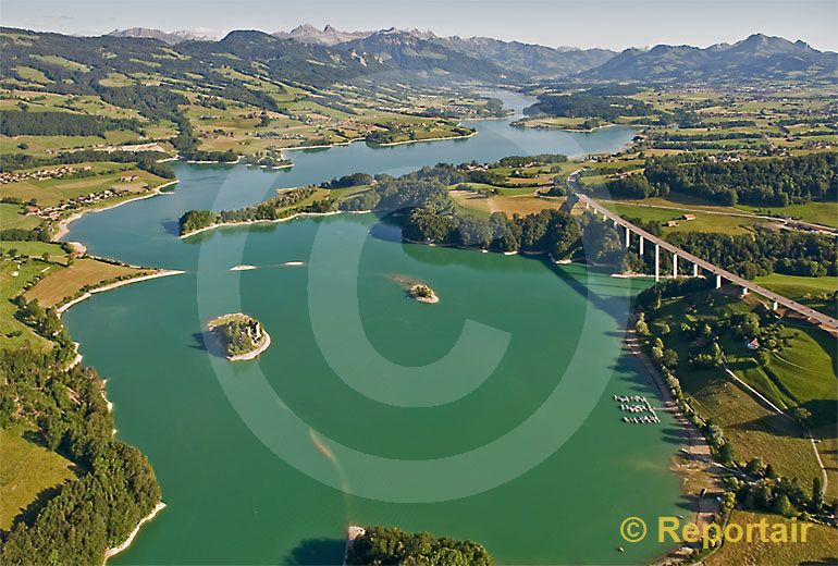 Foto: Lac der la Gruyere. (Luftaufnahme von Niklaus Wächter)