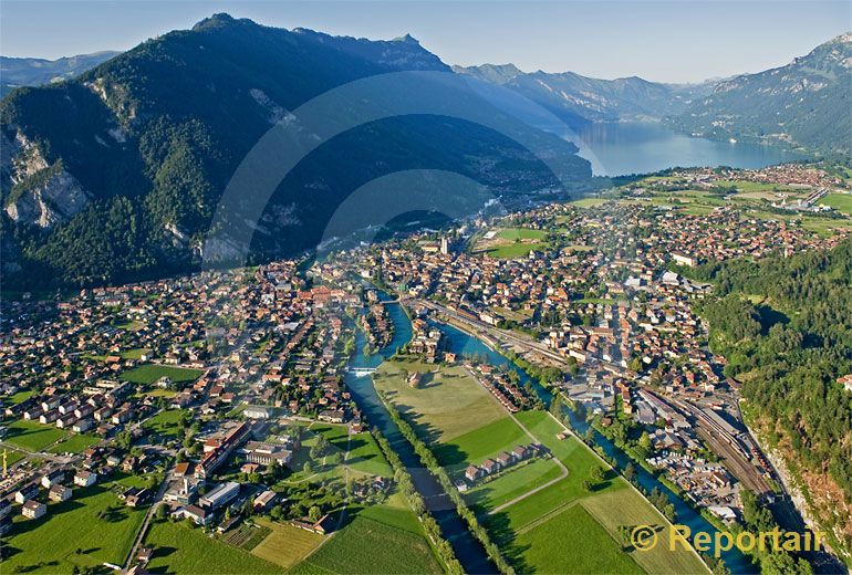 Foto: Interlaken BE. (Luftaufnahme von Niklaus Wächter)