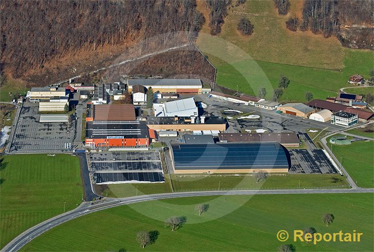 Foto: Die Pilatus Flugzeugwerke in Stans. (Luftaufnahme von Niklaus Wächter)