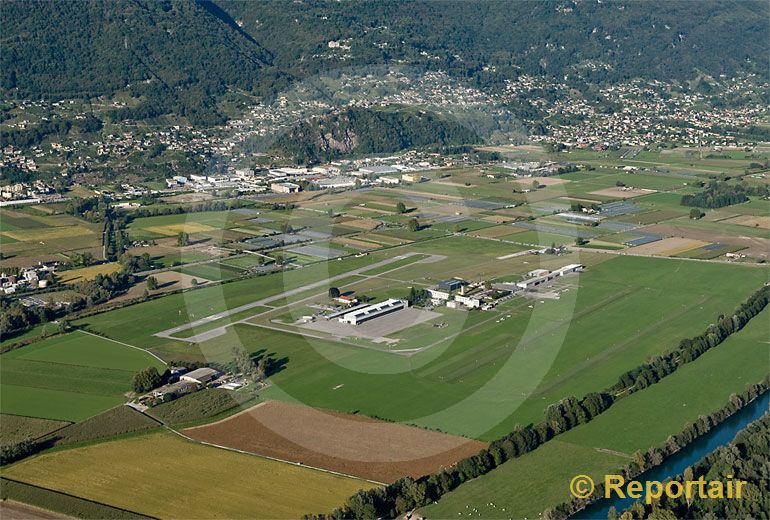 Foto: Der Flugplatz Locarno TI. (Luftaufnahme von Niklaus Wächter)