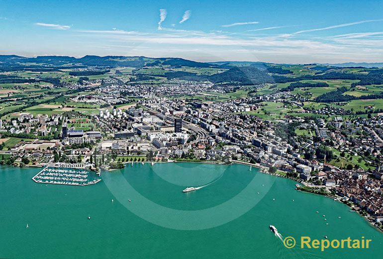 Foto: Zug am Zugersee. (Luftaufnahme von Niklaus Wächter)