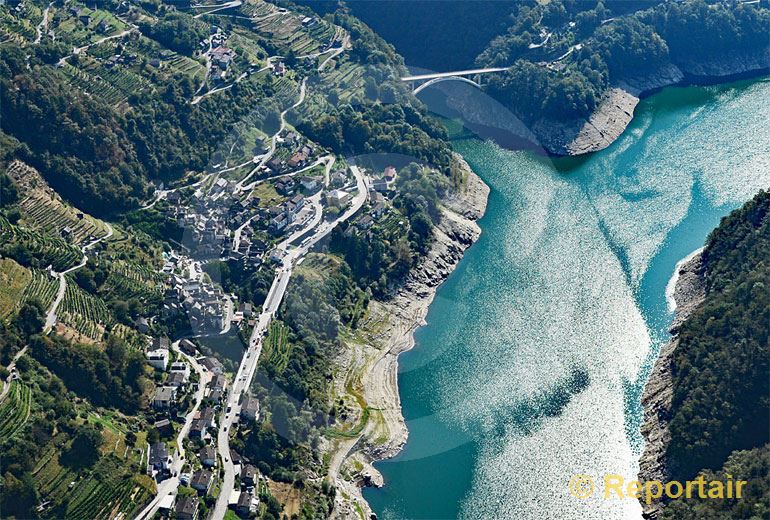 Foto: Am Lago di Vogorno TI. (Luftaufnahme von Niklaus Wächter)