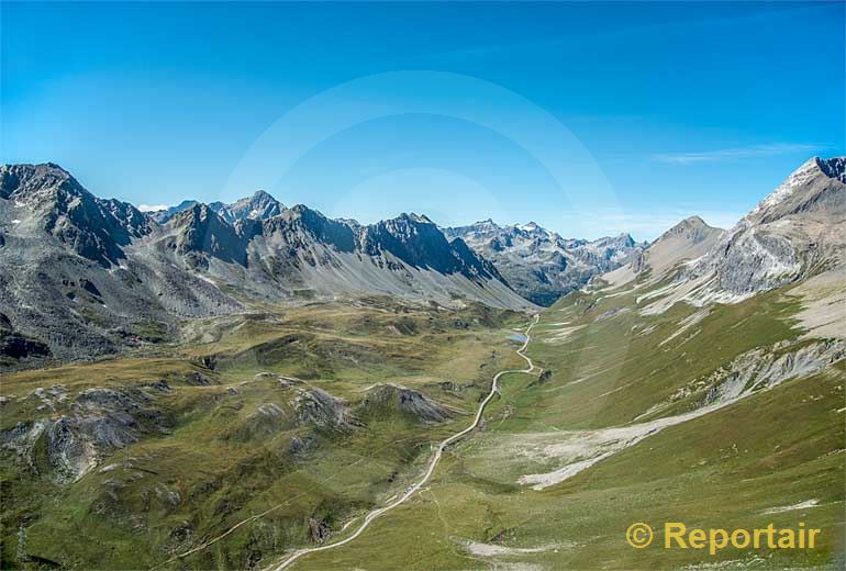 Foto: Der Albulapass (GR) Richtung Westen.. (Luftaufnahme von Niklaus Wächter)