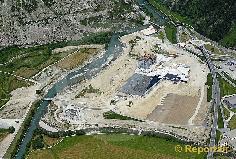 Foto: In Andermatt entsteht ein Luxus Resort.. (Luftaufnahme von Niklaus Wächter)