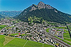 Foto 90: Der Verkehrsknotenpunkt Sargans SG vor dem 1830 Meter hohen Gonzen.