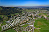 Foto 97: Belp bei Bern mit seinem Flugplatz im Hintergrund.