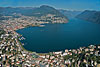 Foto 293: Eine Seebucht ist zugebaut - Lugano (TI).